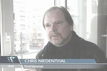Specjalne wydanie głównych "Wiadomości" 13 grudnia 2006 roku - 25. rocznica ogłoszenia stanu wojennego.
www.TVPmaniak.tv.pl #tvp #tvp1 #wiadomości #gawryluk #dorota #StanWojenny #tvpmaniak