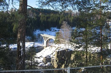 Piekno Norwegii #Norwegia #natura #słonce #zima #śnieg #woda #rzeka #drzewa