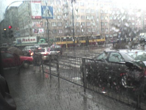Wypadek na Grójeckiej, przy skrzyżowaniu z Wawelską. 20.12.2006. Była wyjątkowo mokra pogoda :( #GrójeckaWawelskaWypadek