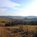 łąki nad Cisowcem, w tle majaczy Smerek i Łopiennik