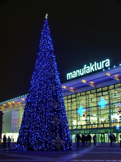 Choinka przed Manufakturą #ManufakturaŁódźChoinka