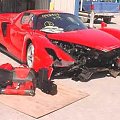 Jeden z pierwszych Ferrari Enzo ktore zostaly powaznie rozbite, za ten Enzo chca $409,660. Chyba ich pojebalo!? #WypadkiSamochodowe #Ferrari