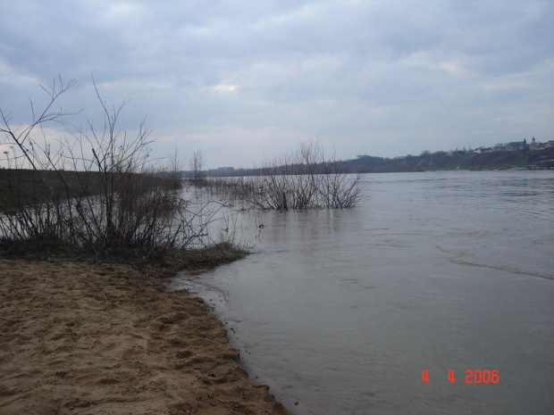 Wysoka woda na Wiśle w Płocku