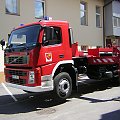 Volvo FM 12 6x4 - PMT-40
Dane techniczne:
Max. wysokość robocza: 40m
Max. wysięg roboczy: 21m
Max. udźwig kosza: 365 kg
Masa podestu: 22530kg
Długość w pozycji transp.: 11,3m
Szerokość w poz. transp.: 2,5m
Wysokość w poz. transp.: 3,5m
Kąt obrotu: 360...