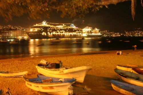 cruiseship w porcie - Acapulco
