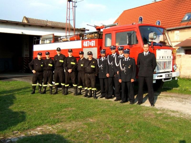 W dn. 04.05.2006 w OSP W Czepielowicach obchodzono uroczyście dzień Strażaka, na imprezę przybyli zaproszeni goście oraz strażacy z naszej jednostki.