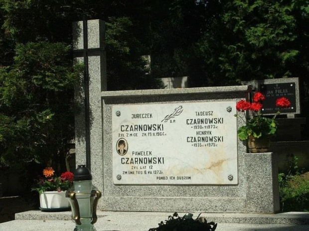 Na cmentarzu w Kazimierzu Dolnym