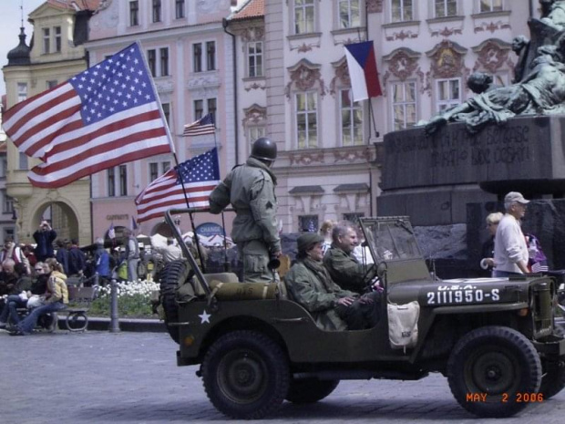 Praha-zlot wojskowych i cywilnych aut amerykańskich