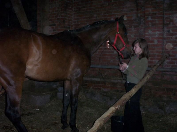 Weronika z pianolą w Stajni