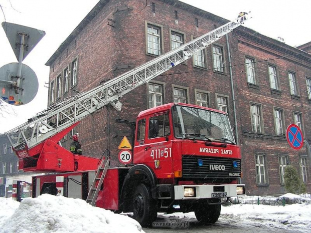 SD-50 Iveco Magirus należący do JRG Bytom "przyłapany" na usuwaniu zagrożenia miejscowego.
Foto: swendi